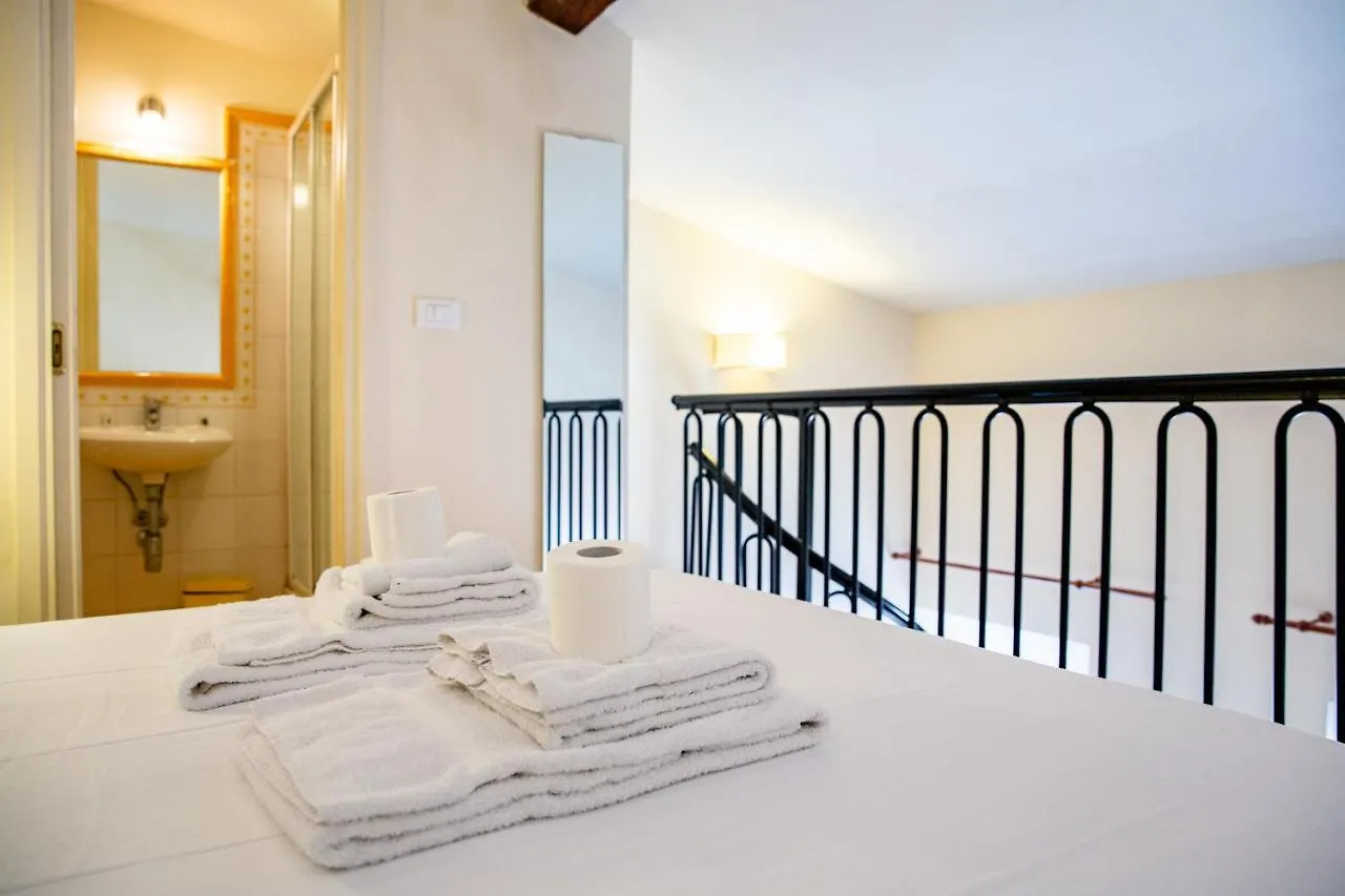 Tranquil Suite Near David Florenz 0*,  Italien